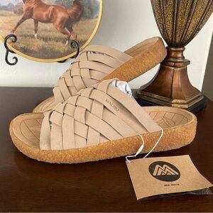 MALIBU MEN’S 9 TAN ZUMA SANDALS NEW Beach SpringBreak Vacation Summer